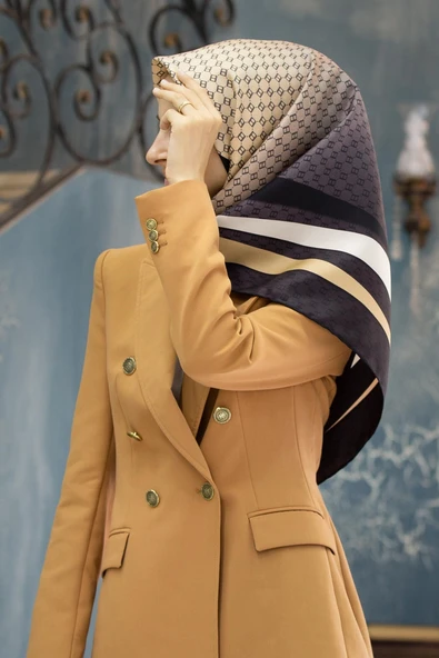 % 57 İPEK % 43 VİSKON Twill İpek Degrade Desenli Siyah - Bej Renkli 90x90 Eşarp Dikim Şekli : El Dikişi ürün görseli 1