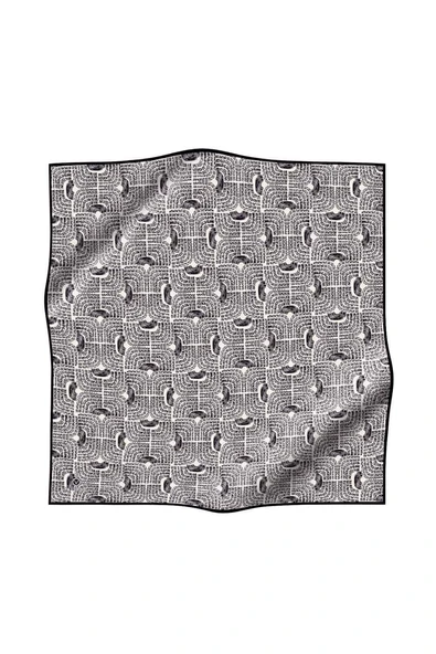 %100 Twill İpek Geometrik Desenli Siyah - Beyaz Renkli 90x90 Eşarp Dikim Şekli : El Dikişi ürün görseli 1