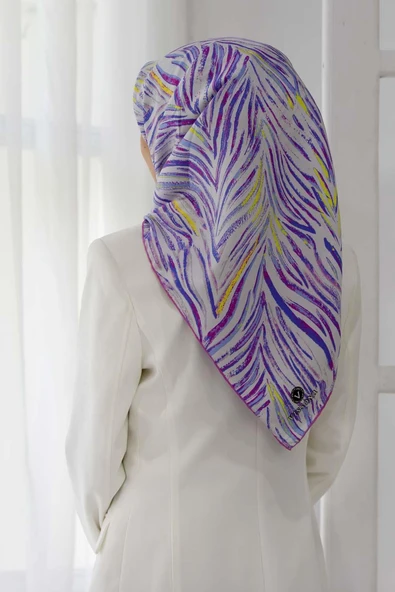 %100 Twill İpek Yaprak Desenli Pembe - Saks Renkli 90x90 Eşarp Dikim Şekli : El Dikişi ürün görseli 1