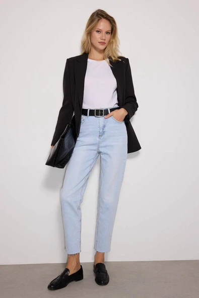 Kadın More Sustainable Açık Mavi Yüksek Bel ComfortEsnek Slim Mom Jeans ürün görseli 1