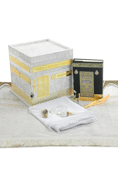 Hediyelik Kuran-ı Kerim, Eşarp, Tesbih ve Seccade Kabe Maketi Seti Beyaz ürün görseli 1