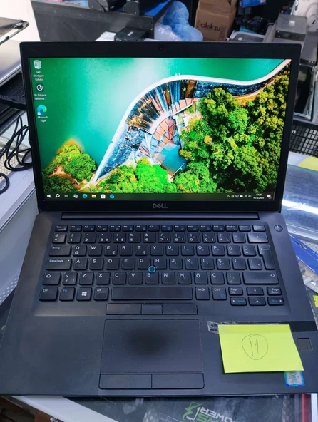 Dell Latitude 7490-N022L749014EMEA_W i7-8650U 8 GB 256 GB SSD UHD Graphics 620 14" Full HD Notebook ürün görseli 1