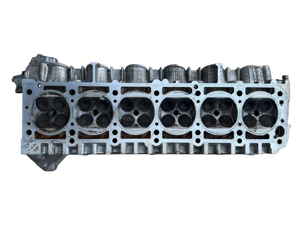 Mercedes M104 Motor Uyumlu Silindir Kapağı R1040161601 (Çıkma Parça) ürün görseli 1