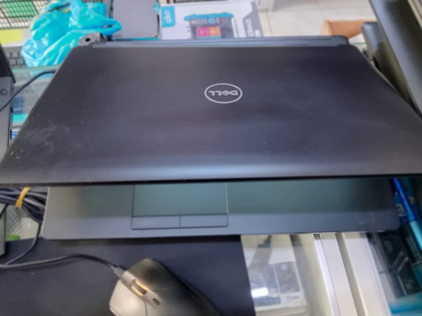 DELL 8650U İ7 8GB 256 GB - Resim 2