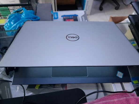 DELL 8250U İ5 8GB 256 GB - Resim 2