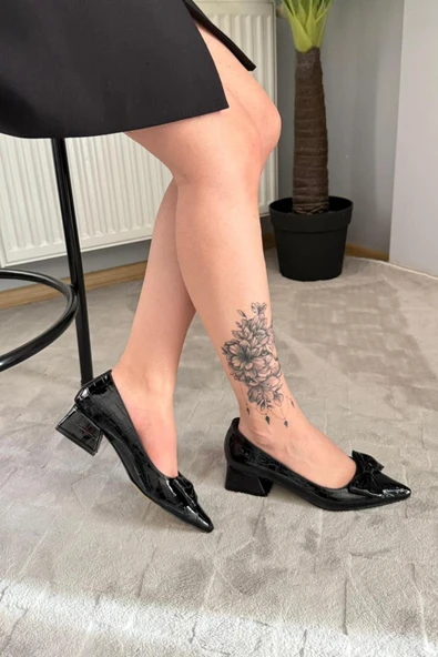 Kadın Mila Siyah Kroko Fiyonklu 3,5 cm Blok Topuklu Stiletto / Ayakkabı ürün görseli 1