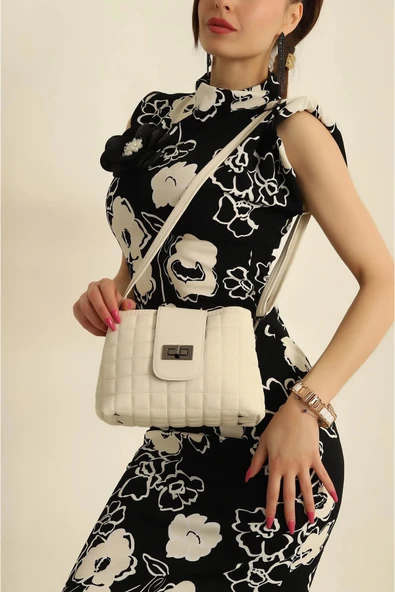 FHD BAGS Kapitone Desenli Orta Boy Ayarlanabilir Askılı Trend Kadın Çapraz Çanta ürün görseli 1