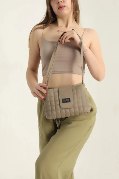 FHD BAGS Kapitone Desenli Orta Boy Ayarlanabilir Askılı Trend Kadın Çapraz Çanta ürün görseli 1