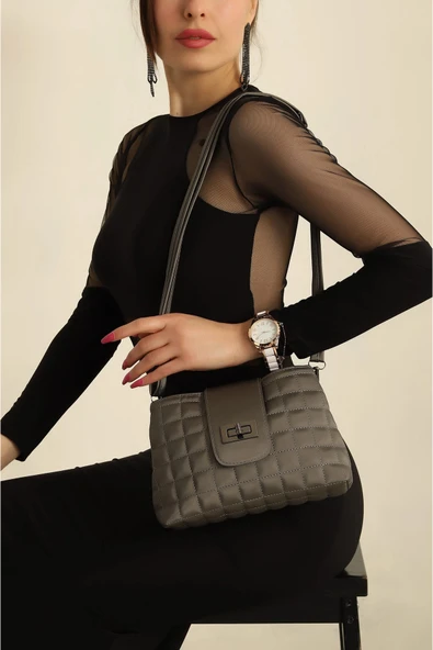 FHD BAGS Kapitone Desenli Orta Boy Ayarlanabilir Askılı Trend Kadın Çapraz Çanta ürün görseli 1