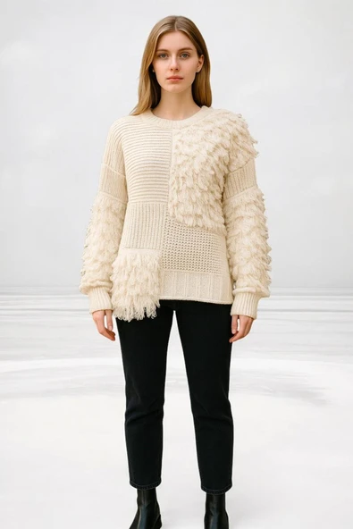 NEWCO Kadın Ekru Renkli Patchwork Tasarımlı Dokulu Triko Kazak - Oversize ve Rahat Formlu - Ekru ürün görseli 1