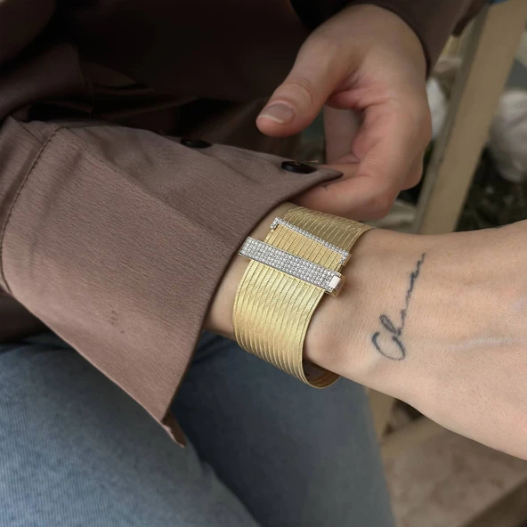 Elizi Hasır 15 Sıra Taşlı Altın Bileklik – Işıltılı Şık Model ürün görseli 1