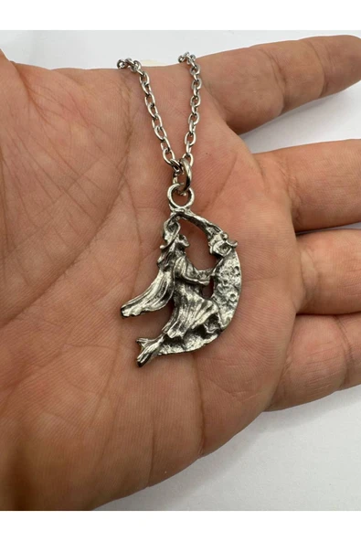 Gotik Cadı Figürlü Kolye – Gümüş Renk Zamak Metal Unisex Takı ürün görseli 1