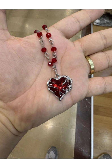 Boncuk Kırmızı Zincir Üzerine Kalp Kırmızı Gotik Kadın Kolye ürün görseli 1