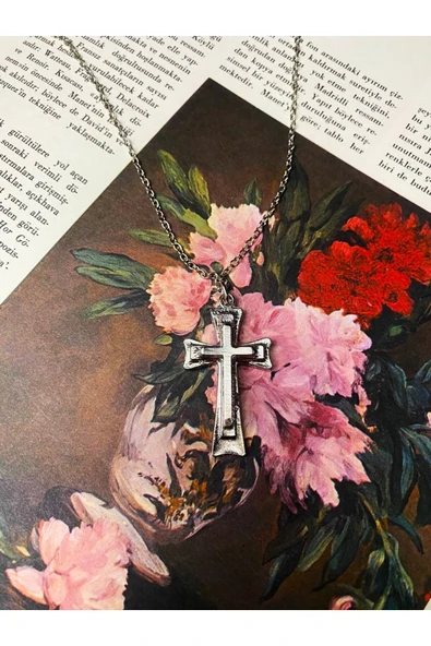 üç Boyutlu Gümüş Kaplama Gotik Haç Kolye - Resim 3