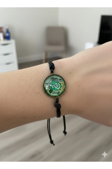 Harry Potter Hogwarts Slytherin Ayarlanabilir Siyah İpli Bileklik – Unisex Metal Figürlü Tasarım ürün görseli 1