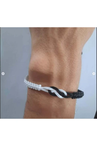 Siyah Beyaz Taraftar Makrome Bileklik – Ayarlanabilir Unisex Model ürün görseli 1