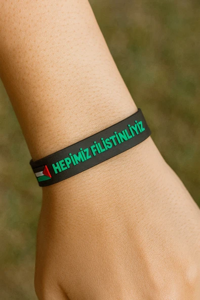 “Hepimiz Filistinliyiz” Yazılı Siyah Unisex Bileklik – Dayanışma, Anlamlı ve Özgün Tasarım ürün görseli 1