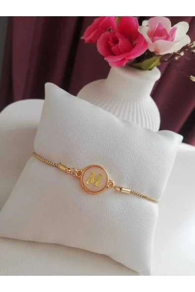 Altın Sedef Ayarlanabilir Kadın Gold Asansörlü M Harf Bileklik ürün görseli 1