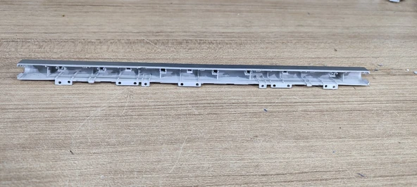 Lenovo İdeapad 330s Menteşe Kapağı ürün görseli 1