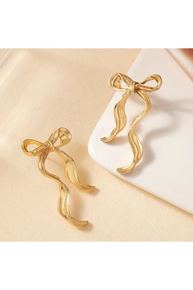 Gold Kaplama Dalgalı Fiyonk Küpe - Resim 3