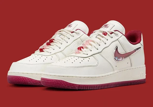 Nike Air Force 1 Low Valentine S Day 2024 Özel Seri Kadın SneakeR Altın - Bej ürün görseli 1