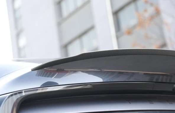 Tesla Model Y (JUNIPER) Karbon Spoiler 2025+ - Resim 3