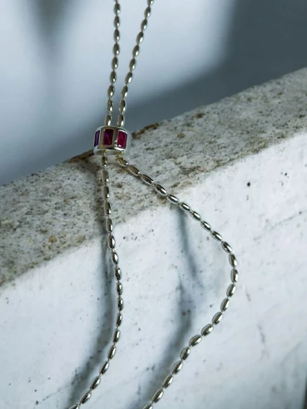 SLOWSHE – 14 K GOLD KAPLAMA YAKUT UÇLU KOLYE (Zincir Uzunluğu: 45 cm) ürün görseli 1