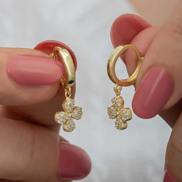 ​Gümüş Gold Sallantılı Yonca Kadın Küpe ürün görseli 1