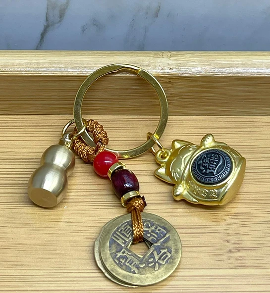 Metal Şans Ve Bereket Kedisi Anahtarlık Model 3 ürün görseli 1