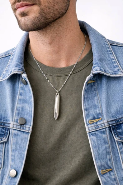 Minimal Metal Silindir Erkek Kolye – Modern ve Maskülen Tasarım ürün görseli 1