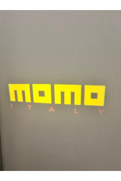 MOMO Araçlar İçin Pilli Yapıştırmalı Kapı Altı Led Logo-Projektör ürün görseli 1