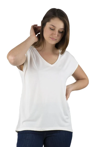 Garmenty Oversize V Yaka Kadın T-Shirt - Rahat ve Şık ürün görseli 1