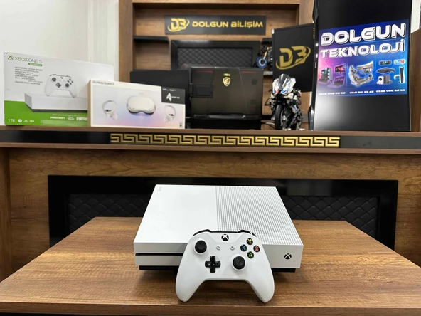 Microsoft Xbox One S 500GB CD'li Tek Kol (İKİNCİ EL) ürün görseli 1