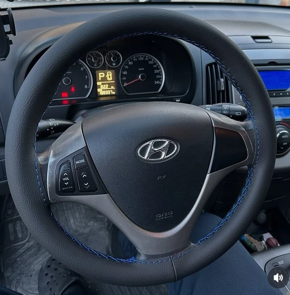 DİKİŞLİ DİREKSİYON KILIFI SİYAH DERİ MAVİ DİKİŞLİ HYUNDAİ İ20 İÇİN ürün görseli 1