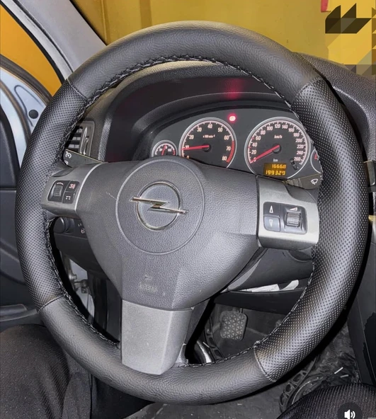 DİKİŞLİ DİREKSİYON KILIFI NOKTALI / SİYAH DERİ SİYAH DİKİŞLİ OPEL VECTRA C ASTRA H ürün görseli 1