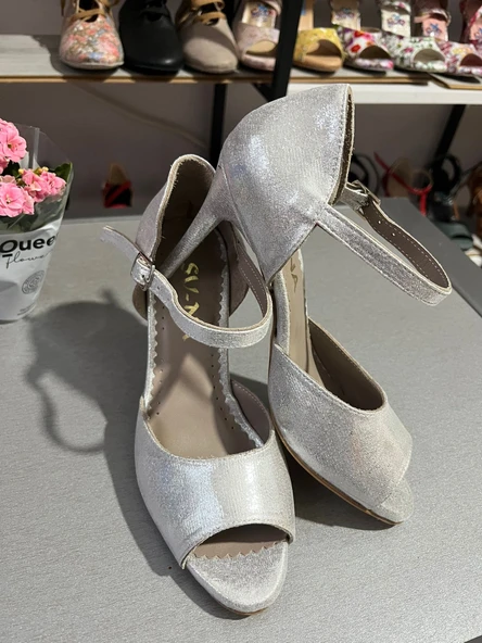 Gümüş Işık  8,5 CM 13 PONT KAPALITOPUK-AÇIK BURUN- TANGO, DANS VE SALON AYAKKABISI ürün görseli 1