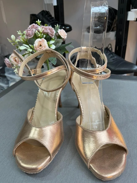 Altın İz ROSE GOLD DERİ 8,5 CM 13 PONT KELEBEK MODEL TANGO, DANS VE SALON AYAKKABISI ürün görseli 1