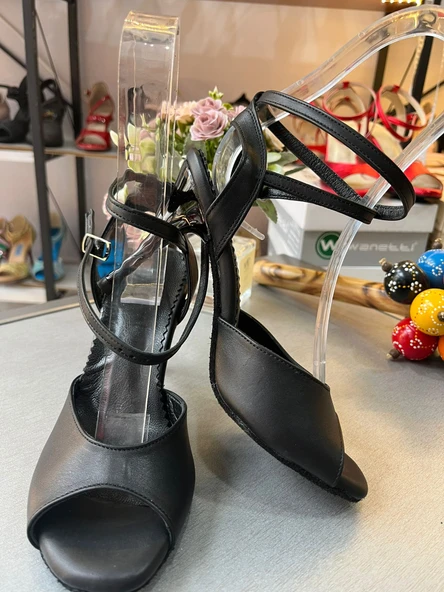 MAT SİYAH DERİ 8,5 CM 13 PONT KELEBEK MODEL TANGO, DANS VE SALON AYAKKABISI ürün görseli 1