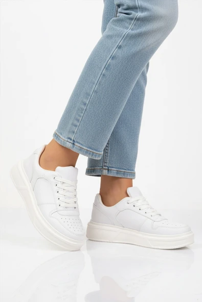 Beyaz Bağcıklı Unisex Sneaker ürün görseli 1