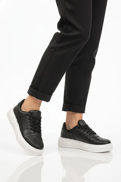 Siyah Beyaz Bağcıklı Unisex Sneaker ürün görseli 1