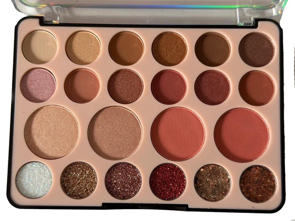 Royal Paris 22 li Makyaj Seti 18 Far+ 2 Allık + 2 Highlighter ürün görseli 1