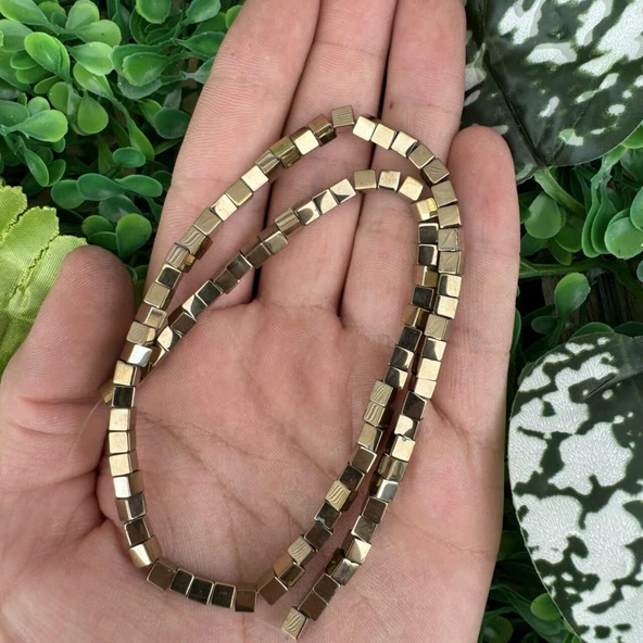 Küp Soft Gold Hematit Taşı 4x4 MM ürün görseli 1