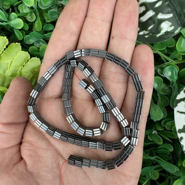 Çizgili Küp Füme Hematit Taşı 4MM ürün görseli 1