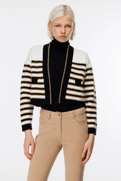 On Kadın Crop Hırka - Minimalist Çizgili Uzun Kol - Günlük Şıklık ürün görseli 1