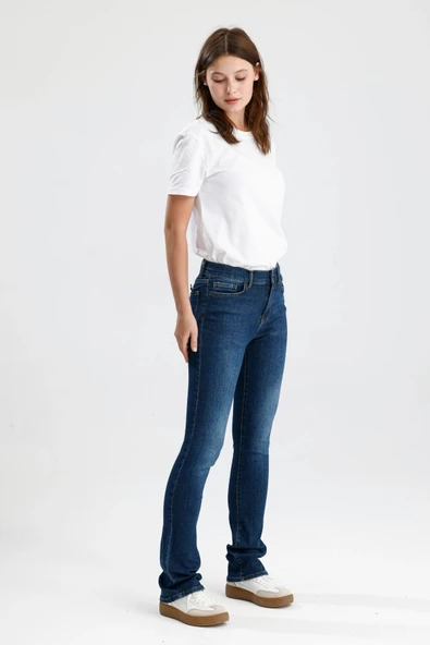 #KadınJean Orta Koyulukta Indigo Denim Boot Fit Kesim Monica24 Rahat Kadın Jean Pantolon ürün görseli 1