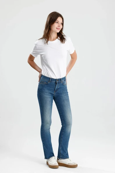 #KadınJean Orta Koyulukta Indigo Denim Boot Cut Kesim Monica24 Rahat Kadın Jean Pantolon ürün görseli 1