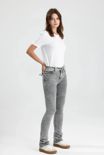 #Jean Açık Gri Denim Boot Cut Kesim Monica24 Yumuşak Doğal His Veren Kadın Jean Pantolon ürün görseli 1