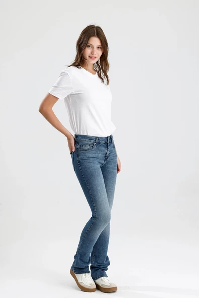#KadınJean Vintage Renkte Indigo Denim Monica24 Boot Cut Yumuşak Doğal His Veren Kadın Jean Pantolon ürün görseli 1