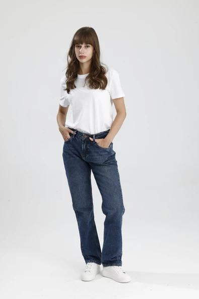 Yeni Sezon Orta Koyulukta Indigo Denim Ricky15 Boyfriend Fit Kadın Jean Pantolon ürün görseli 1