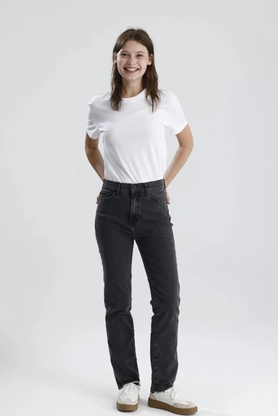 Yeni Sezon Nataly36 Yüksek Bel Düz Kesim Sade Şık Siyah Denim Kadın Jean Pantolon ürün görseli 1